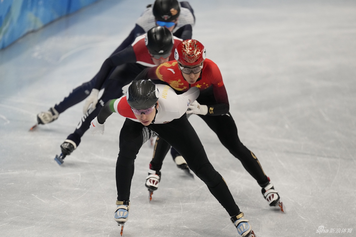 新浪直击速滑500米武大靖/任子威/孙龙晋级