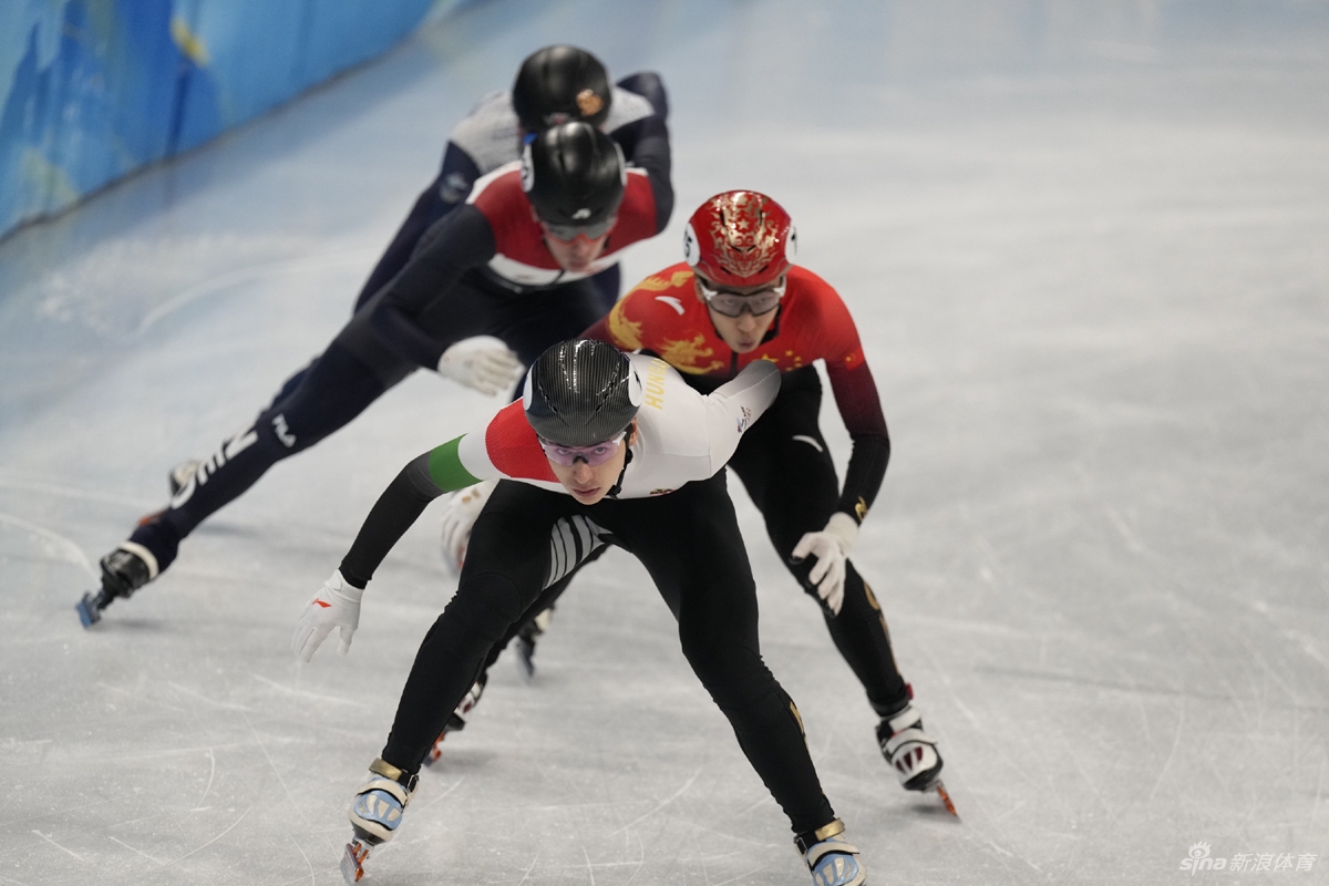 新浪直击速滑500米武大靖/任子威/孙龙晋级
