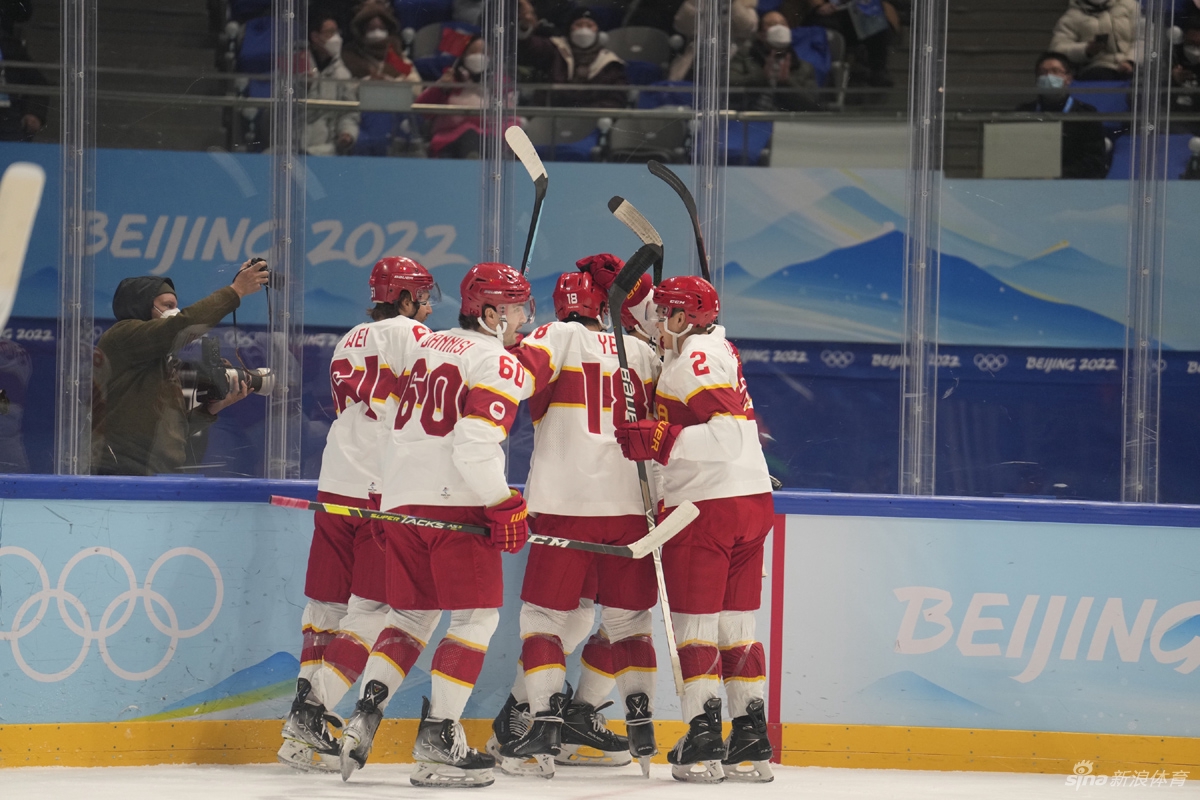 新浪直击男子冰球中国vs加拿大