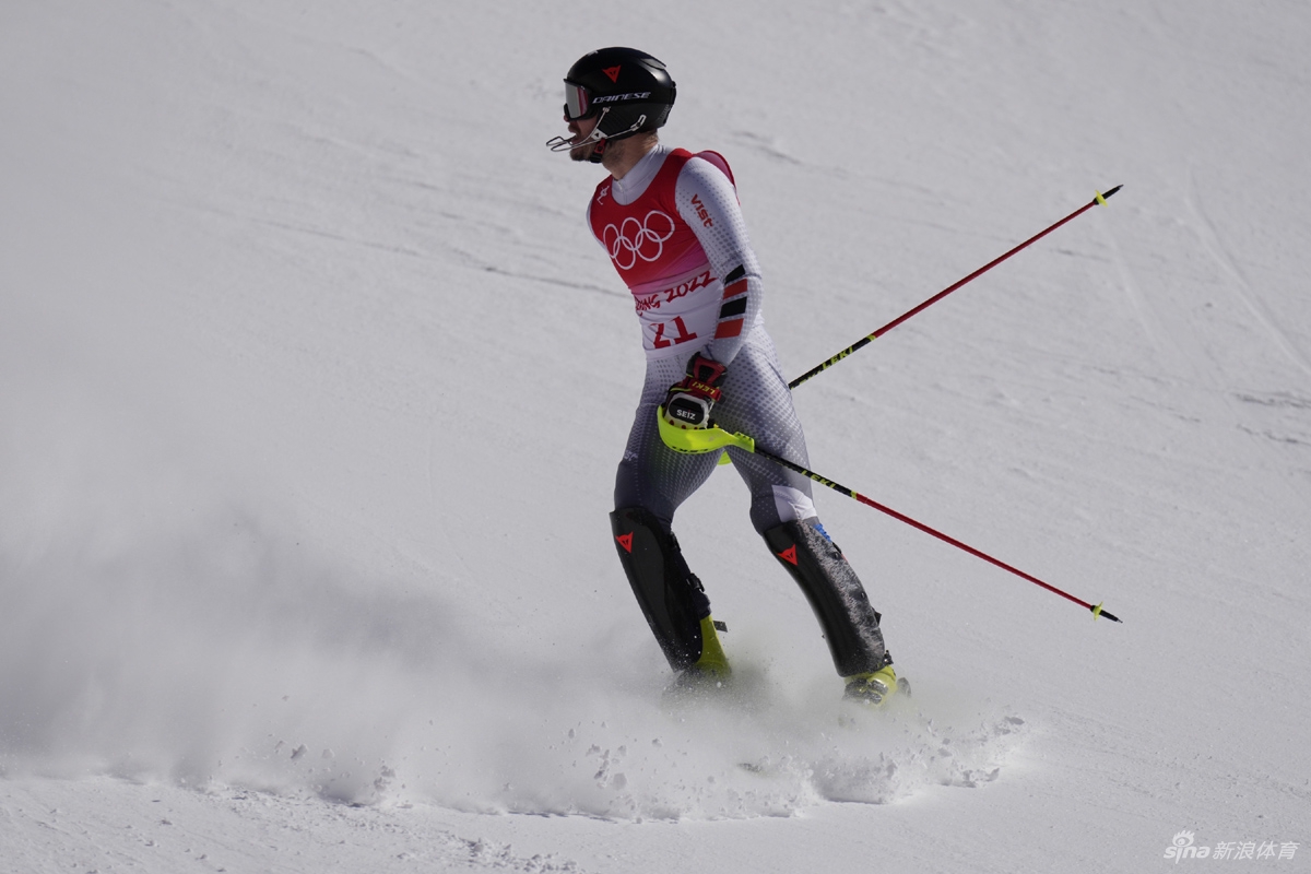 新浪直击高山滑雪男子回转比赛