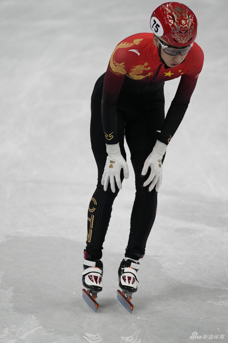 新浪直击速滑500米武大靖/任子威/孙龙晋级