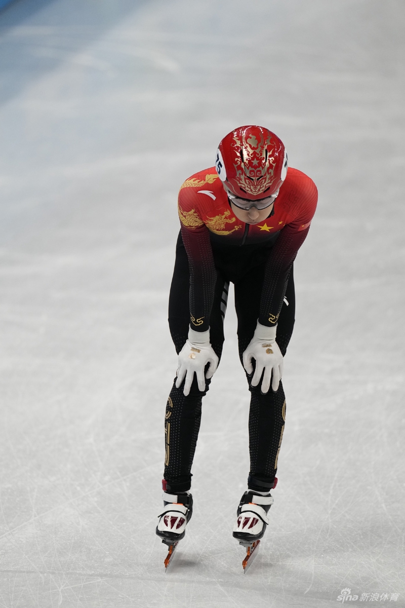 新浪直击速滑500米武大靖/任子威/孙龙晋级