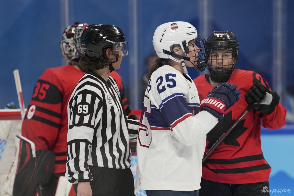 新浪直击女子冰球加拿大3-2击败美国夺冠