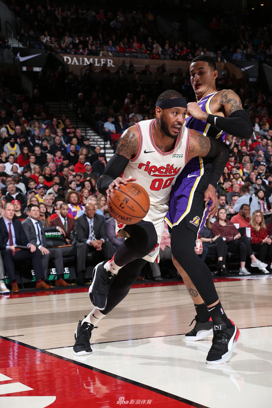 安东尼持球突破