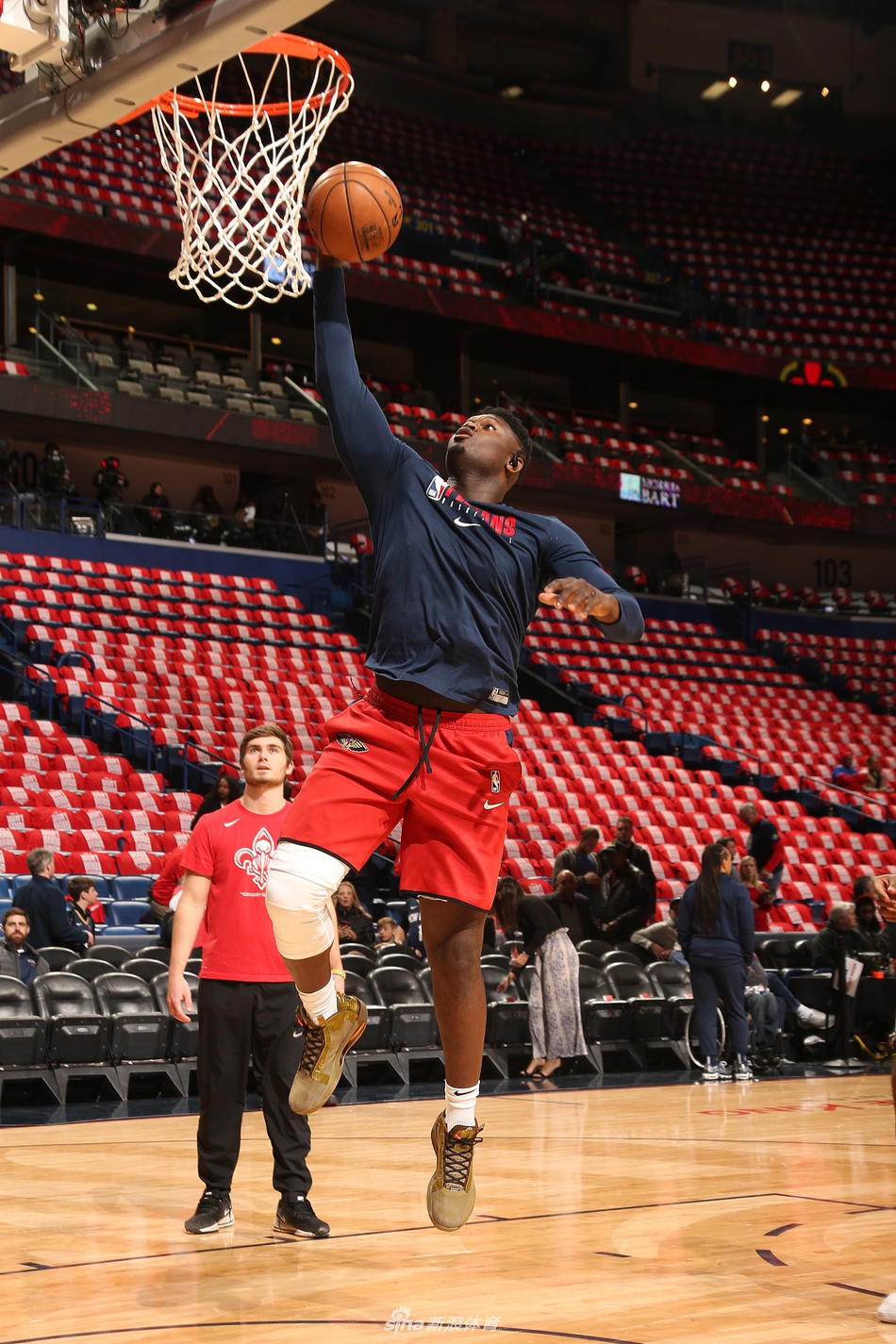 锡安首秀22+7末节砍17分 鹈鹕不敌马刺