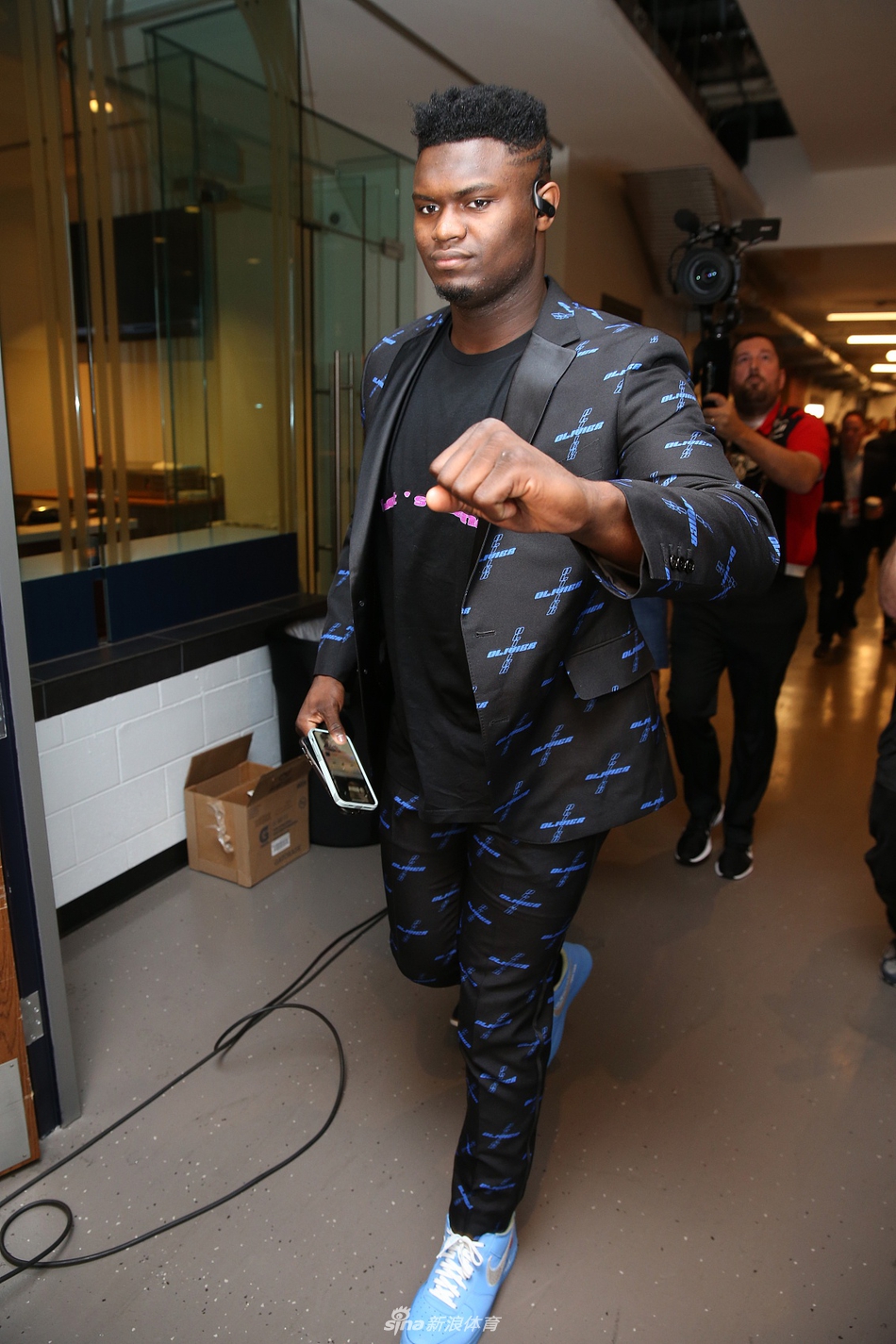 锡安首秀22+7末节砍17分 鹈鹕不敌马刺