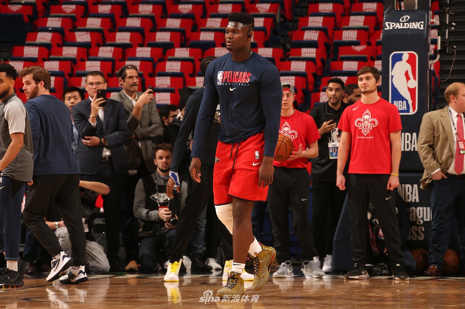 锡安首秀22+7末节砍17分 鹈鹕不敌马刺