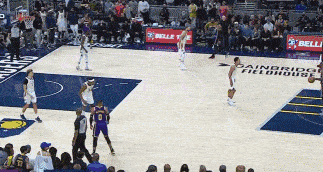 久违的霸王步！詹姆斯进球庆祝舞姿很销魂