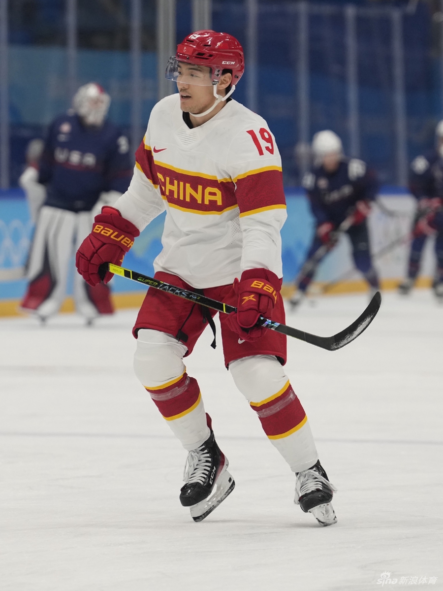 新浪直击男子冰球中国vs美国