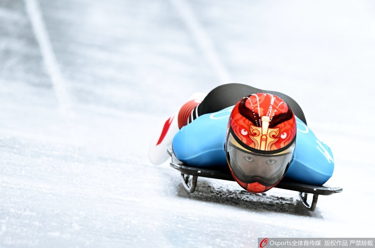 男子钢架雪车闫文港获得铜牌 殷正第五