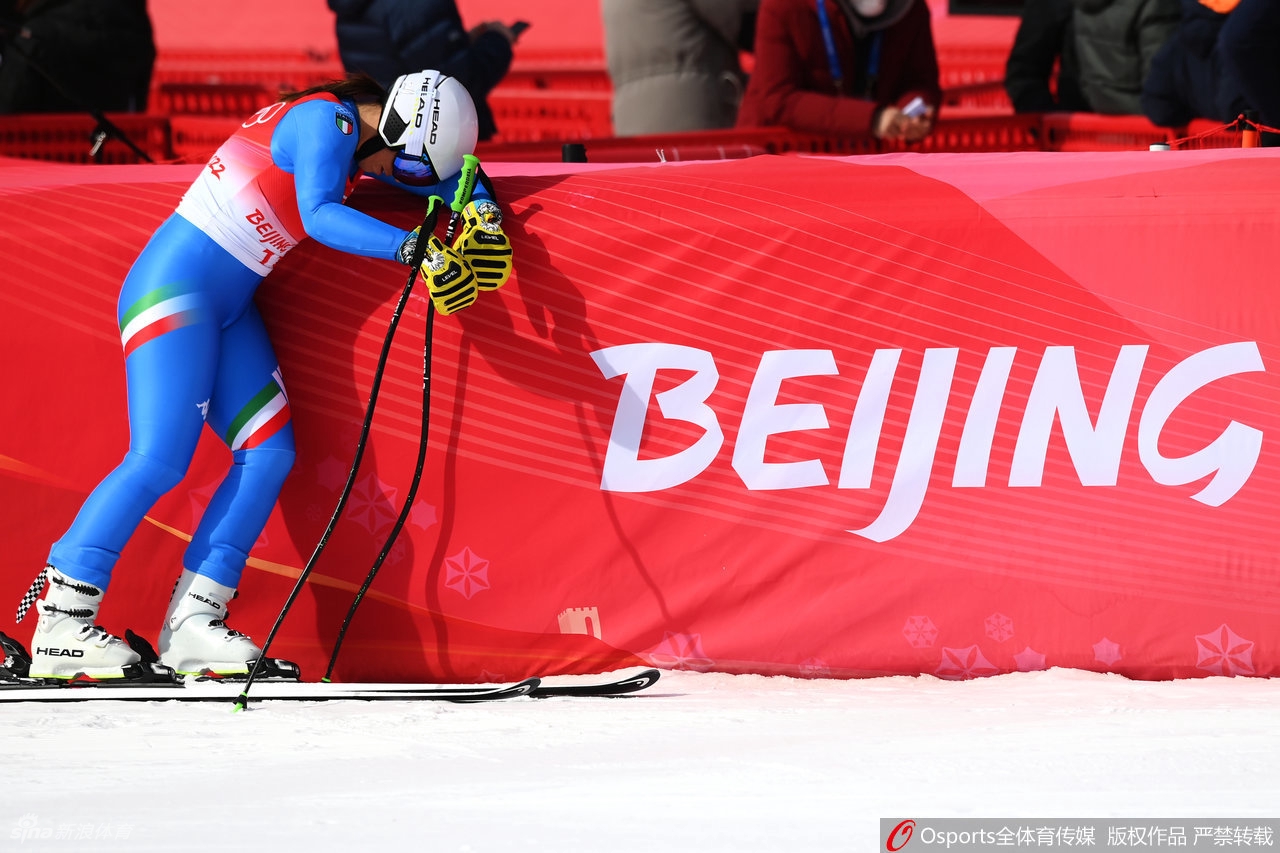 高山滑雪女子超级大回转贝赫拉米夺金
