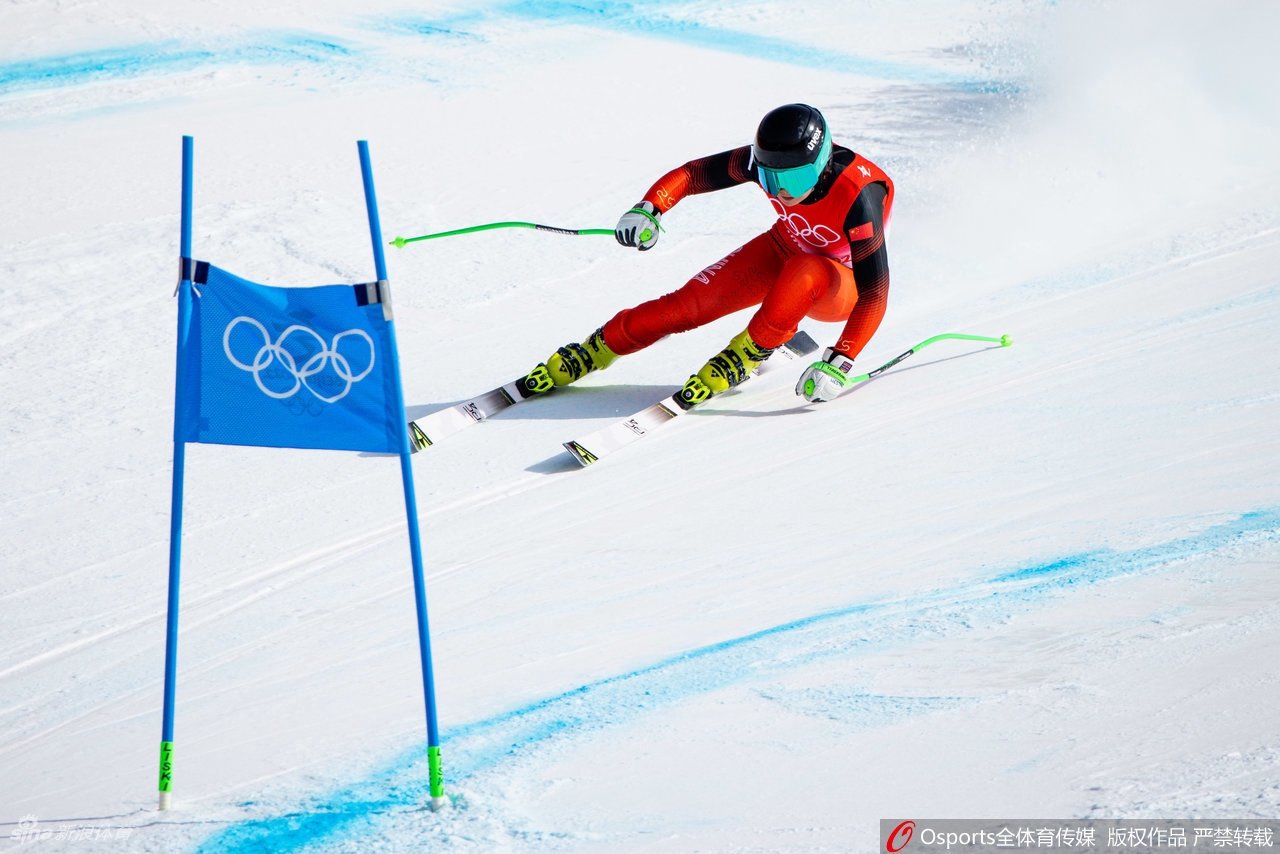 高山滑雪女子超级大回转贝赫拉米夺金