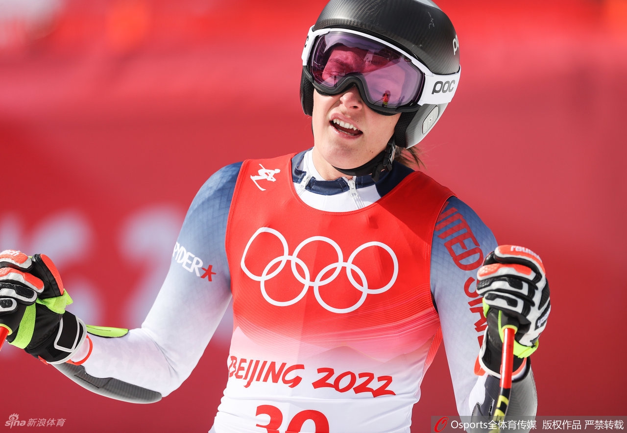 高山滑雪女子超级大回转贝赫拉米夺金