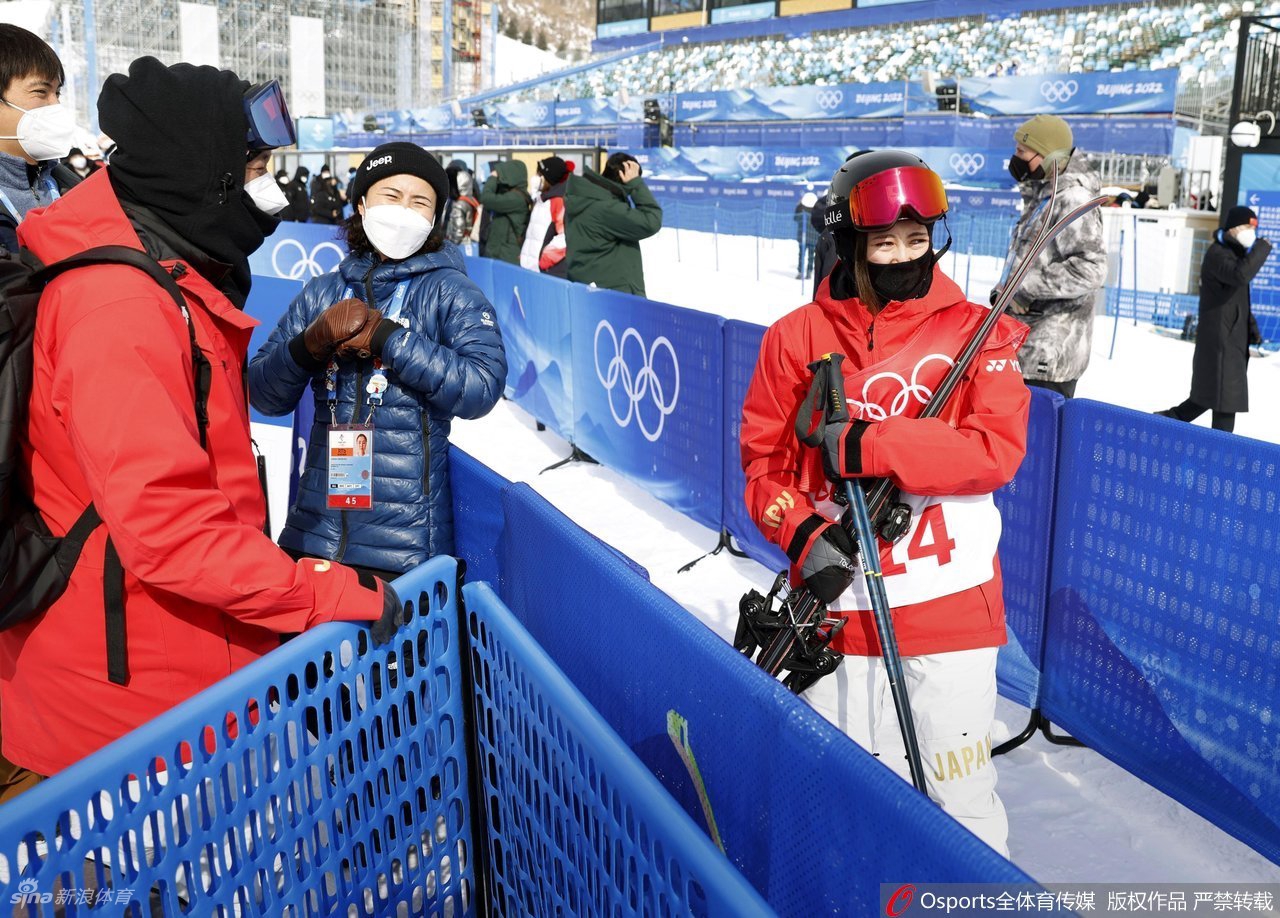 U型池资格赛：谷爱凌领衔中国3金花晋级决赛