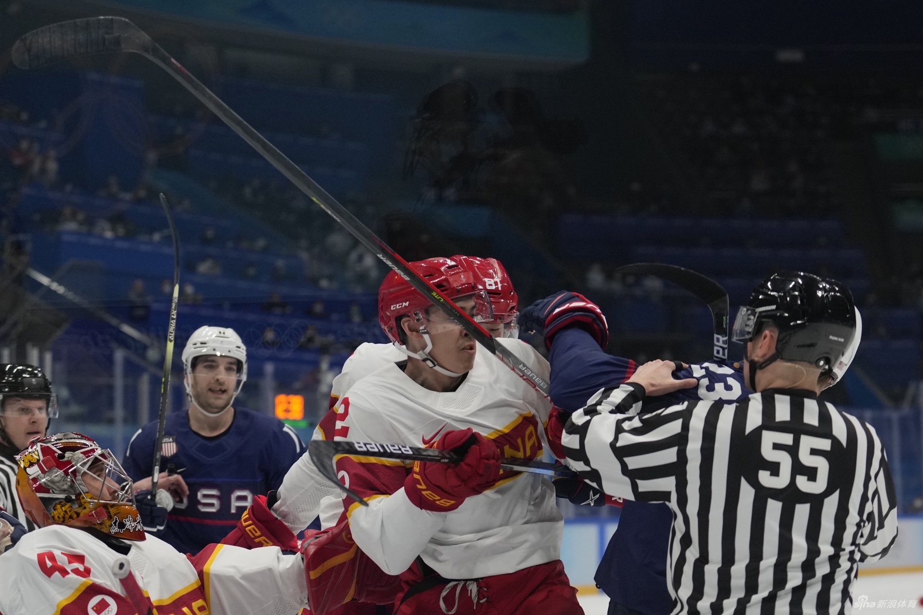 新浪直击男子冰球中国vs美国