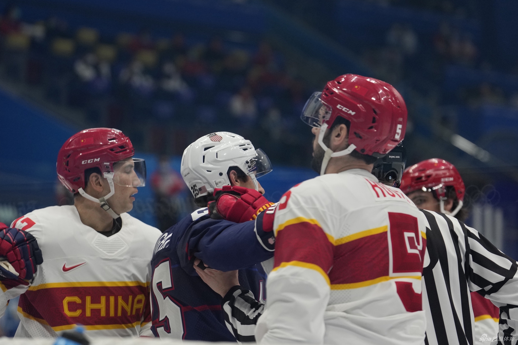 新浪直击男子冰球中国vs美国