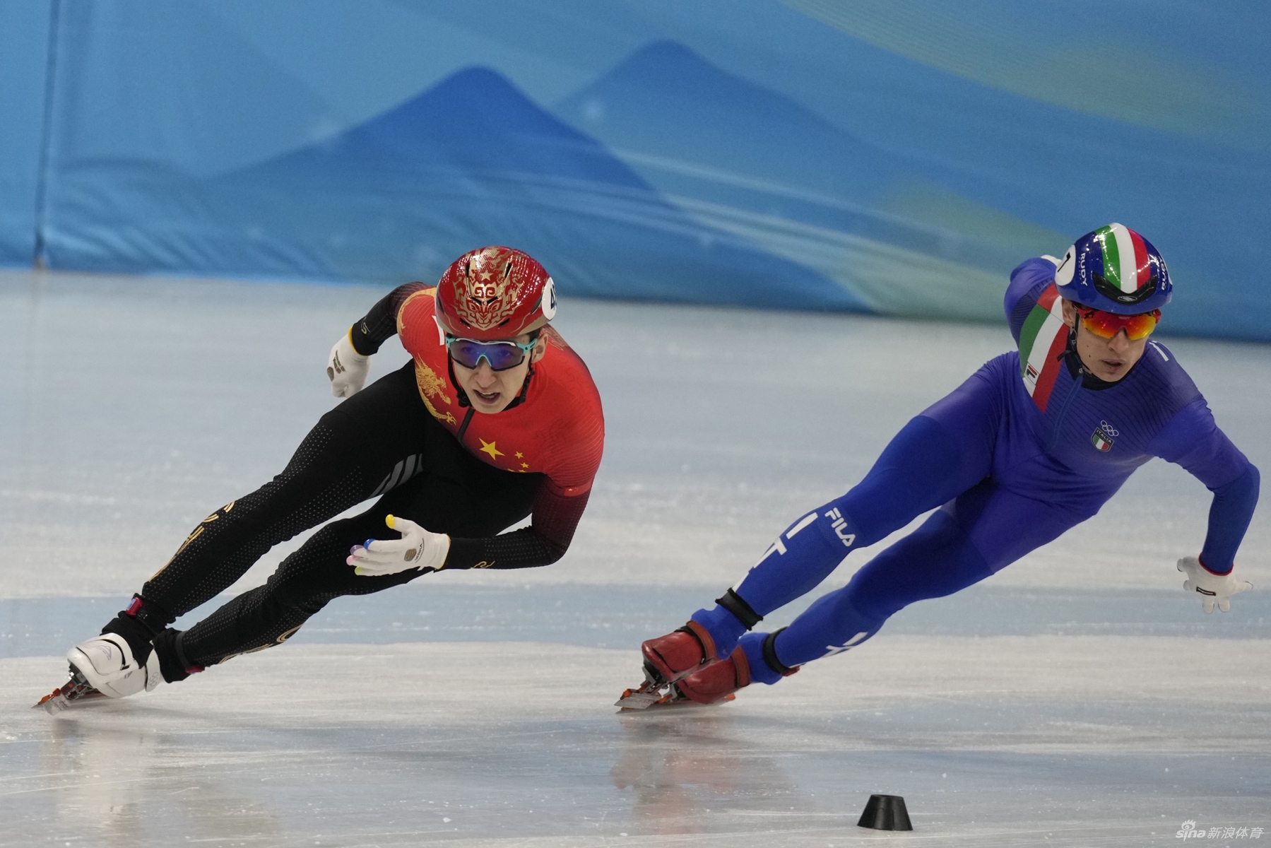 新浪直击速滑500米武大靖/任子威/孙龙晋级