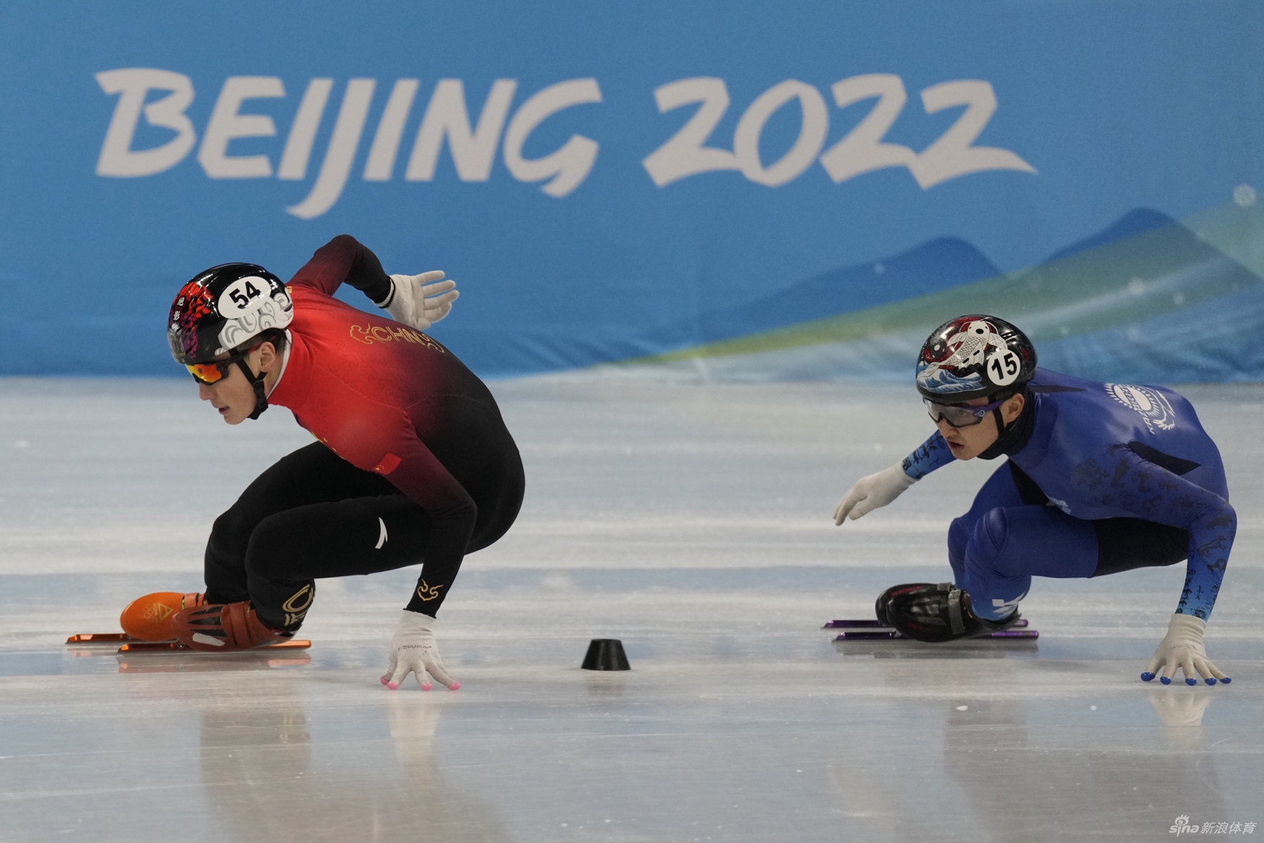新浪直击速滑500米武大靖/任子威/孙龙晋级