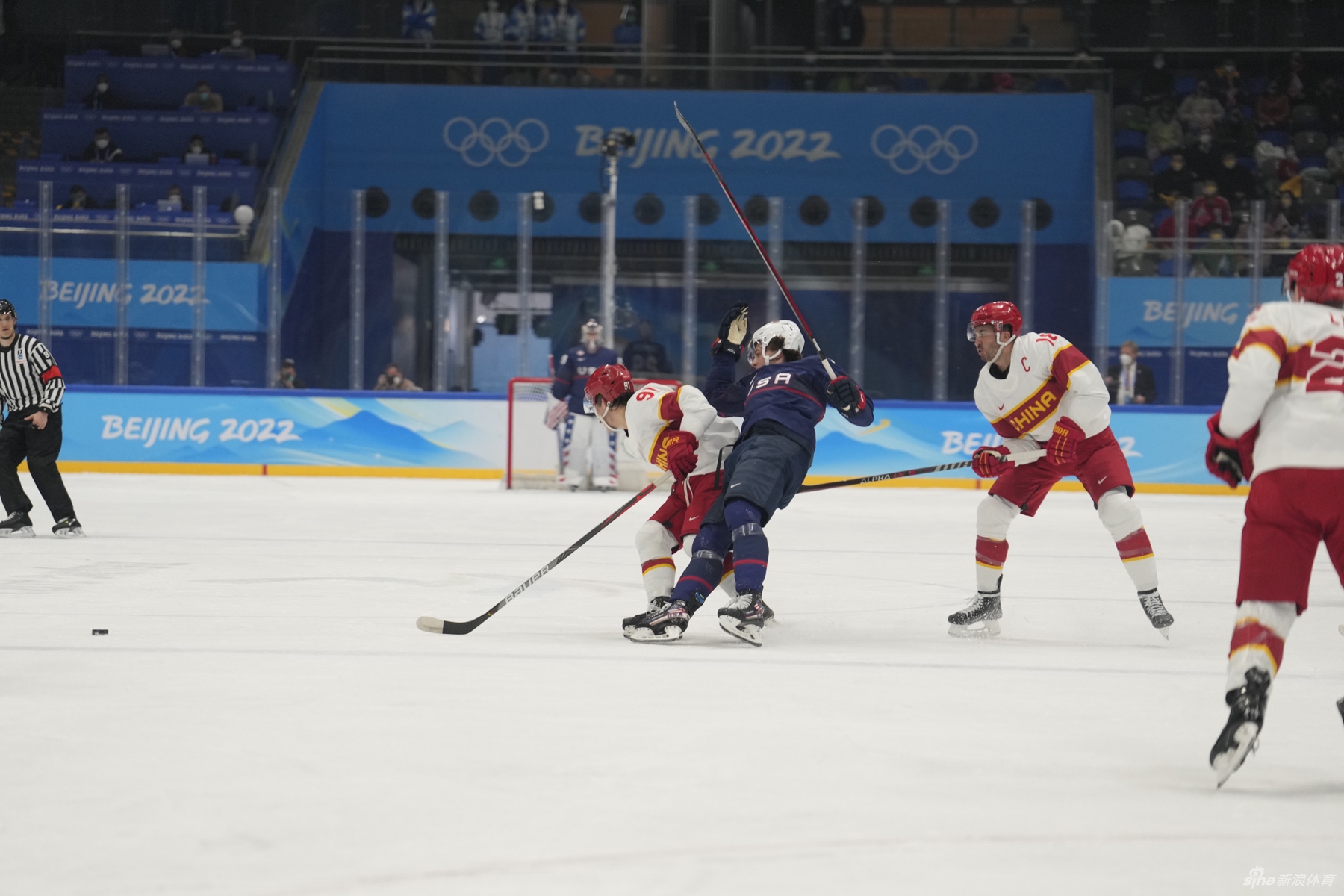 新浪直击男子冰球中国vs美国