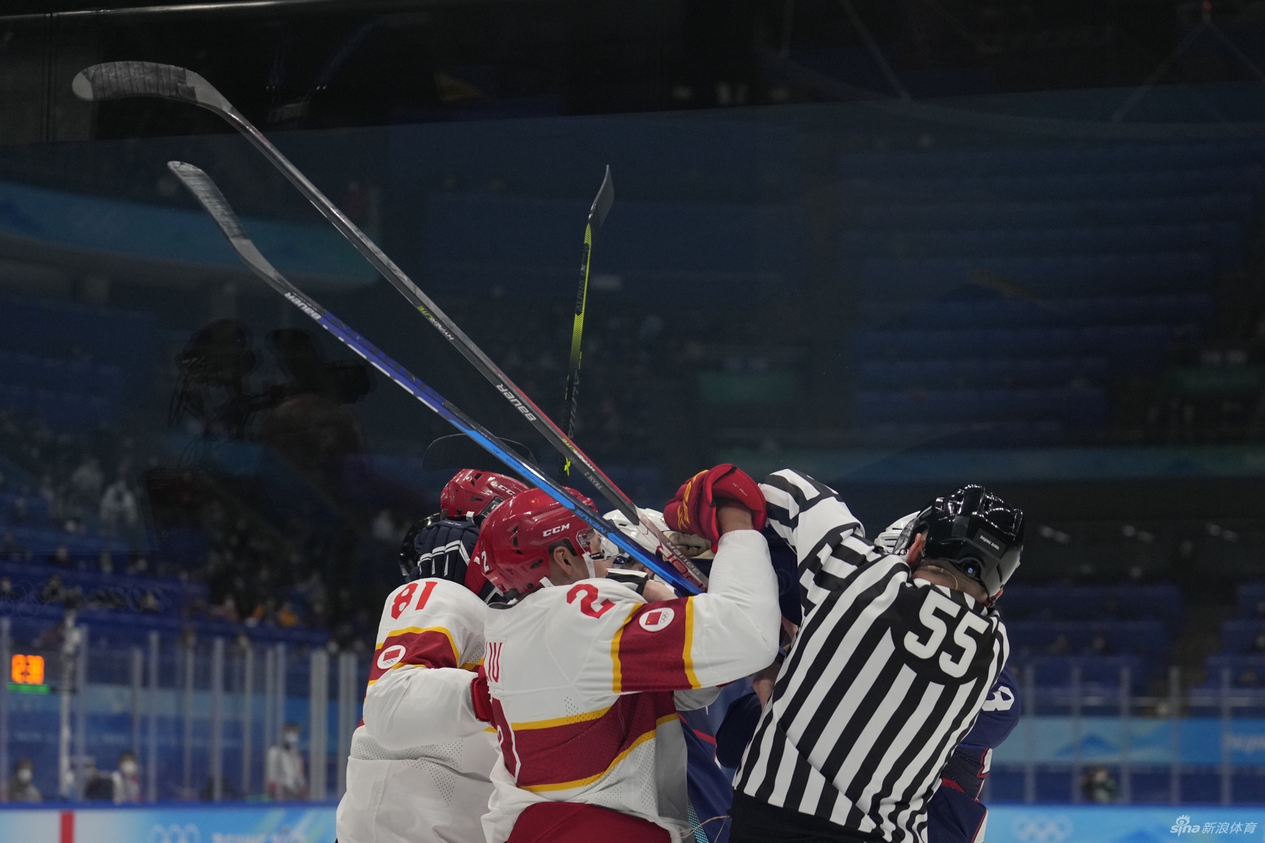 新浪直击男子冰球中国vs美国
