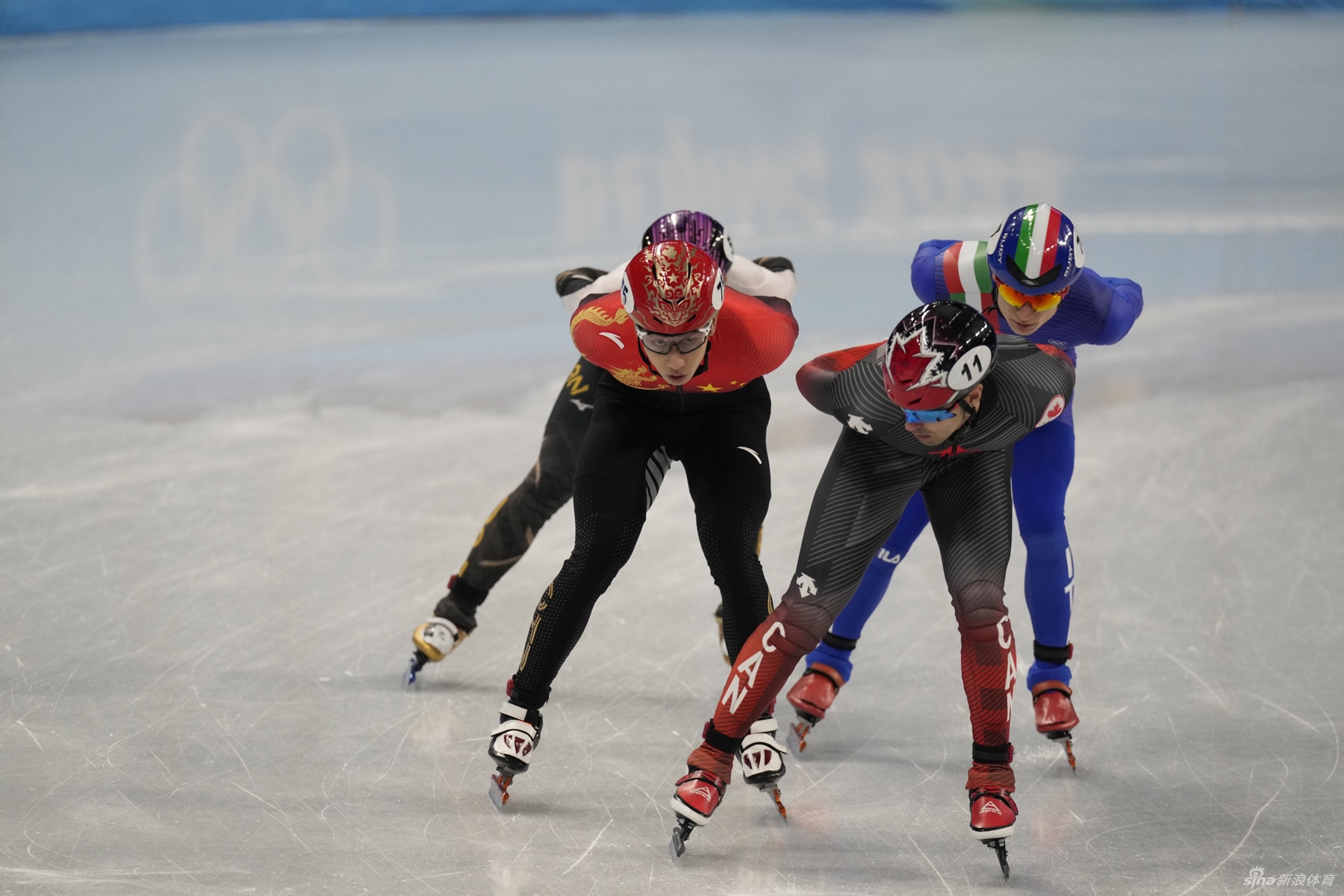 5000米接力李文龙被绊倒 中国队进决赛