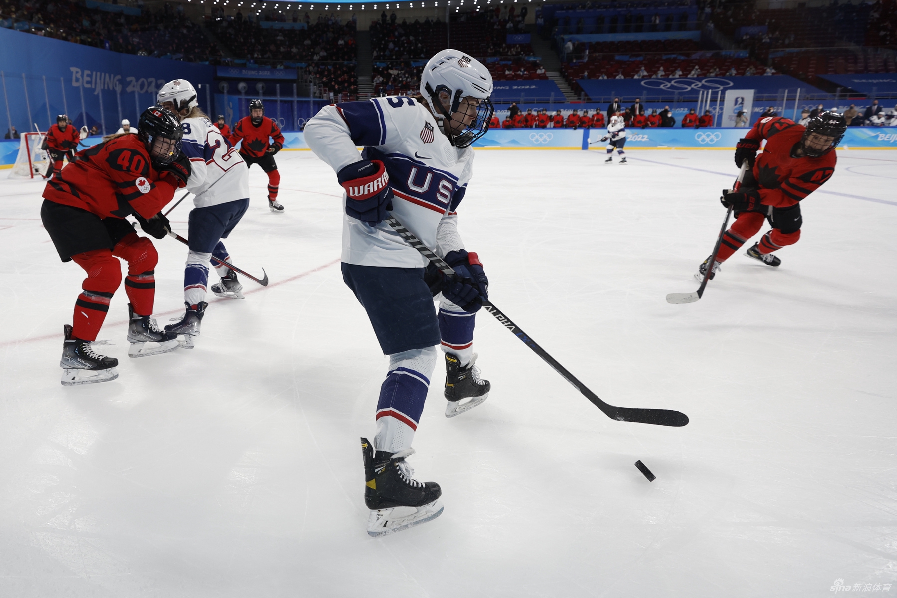 新浪直击女子冰球加拿大3-2击败美国夺冠