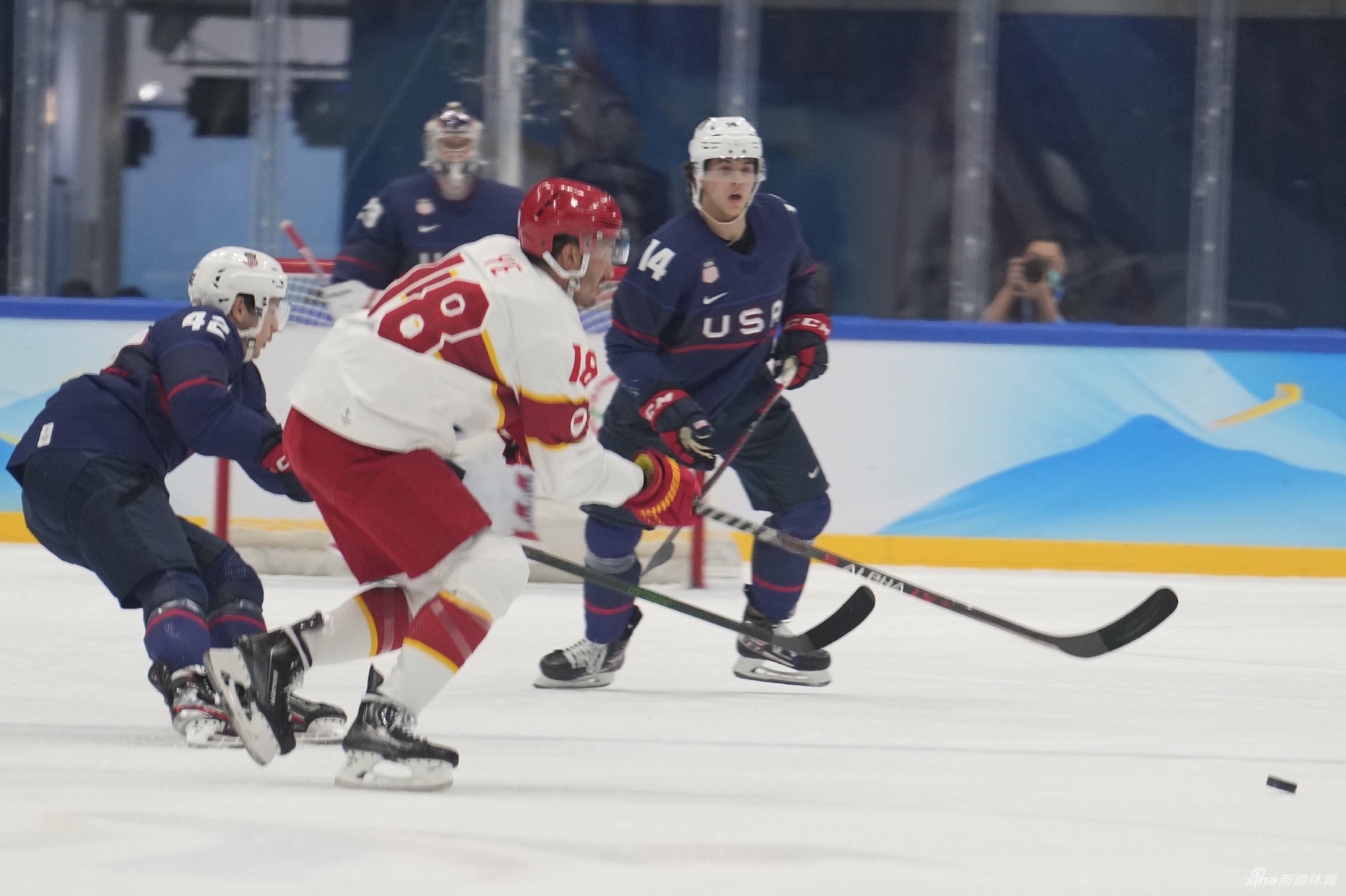 新浪直击男子冰球中国vs美国