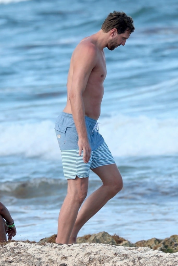 诺天王墨西哥海滩度假秀人鱼线