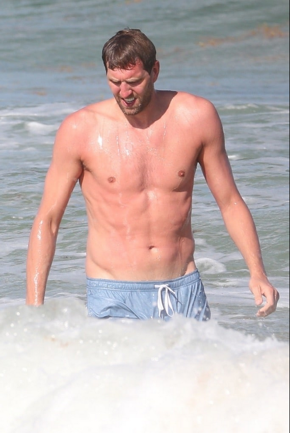 诺天王墨西哥海滩度假秀人鱼线