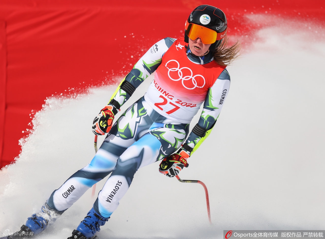 高山滑雪女子超级大回转贝赫拉米夺金