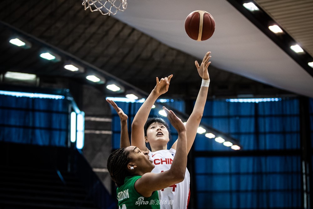 [女篮世预赛]中国女篮90-76尼日利亚