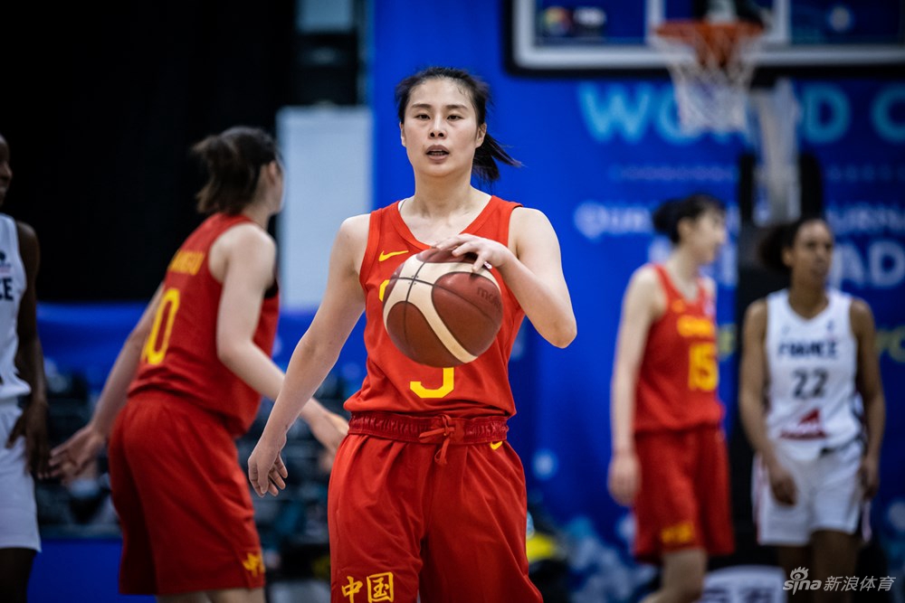 中国女篮103-70法国 3战全胜晋级世界杯