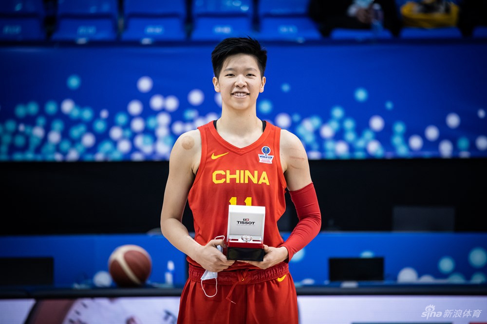 中国女篮103-70法国 3战全胜晋级世界杯