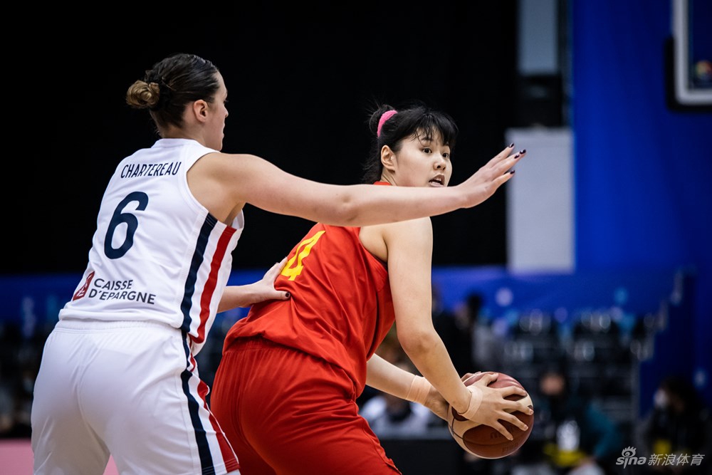 中国女篮103-70法国 3战全胜晋级世界杯