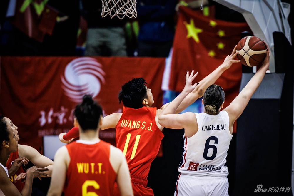 中国女篮103-70法国 3战全胜晋级世界杯