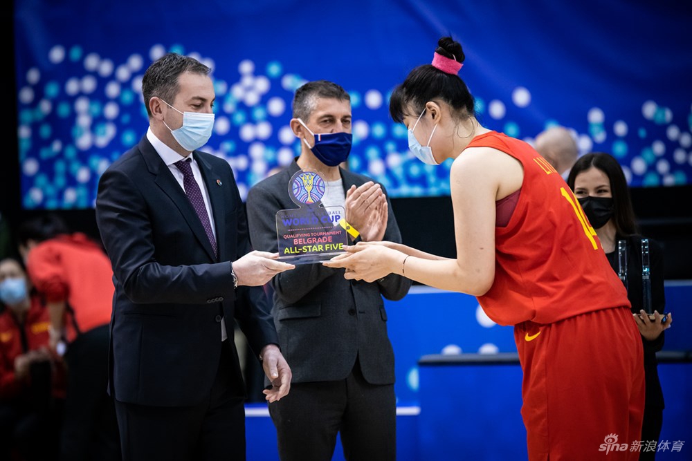 中国女篮103-70法国 3战全胜晋级世界杯