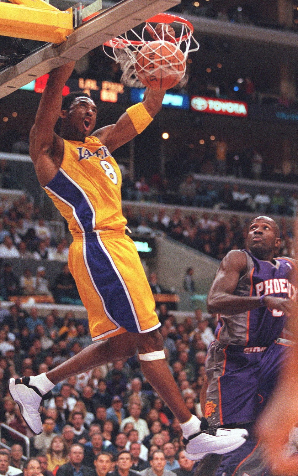 Mamba Forever！百图回顾科比生涯 传奇永不落幕