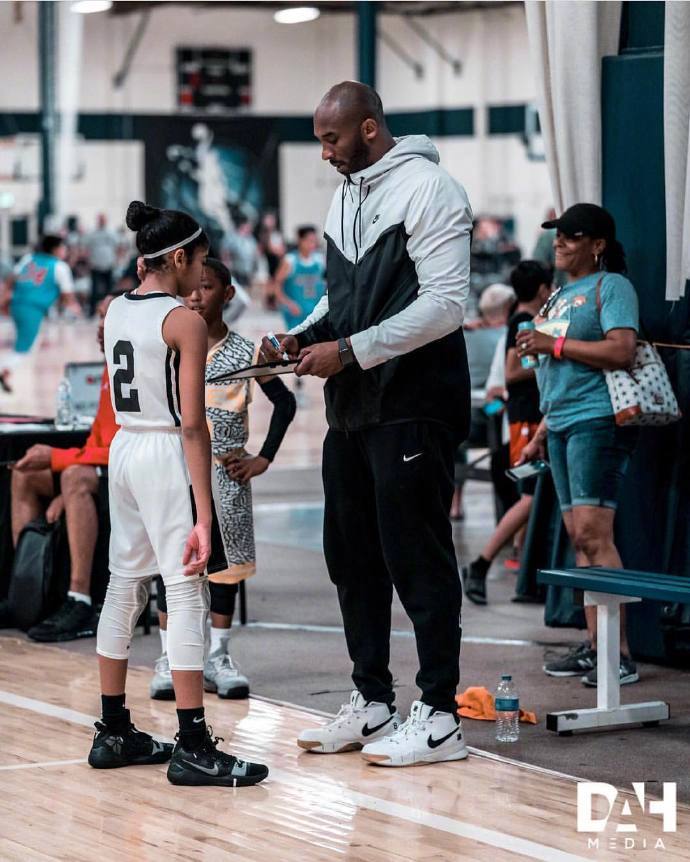 科指导为二女儿比赛布置战术！Gigi这是什么恐怖臂展啊