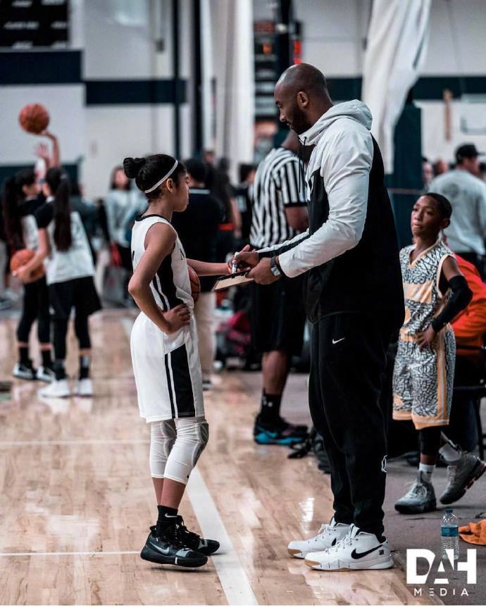 科指导为二女儿比赛布置战术！Gigi这是什么恐怖臂展啊