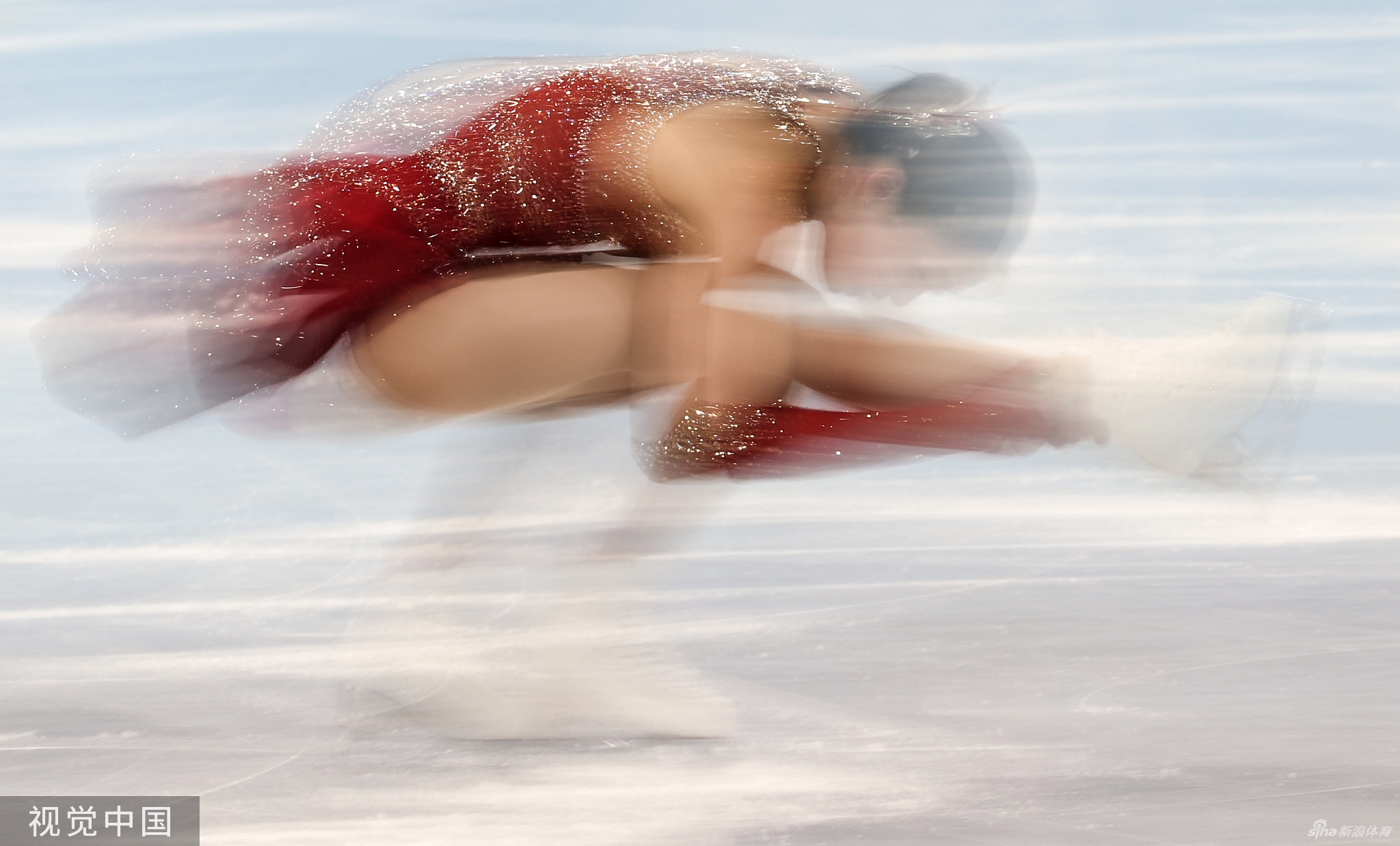 花滑团体赛自由滑朱易多次失误落泪离场