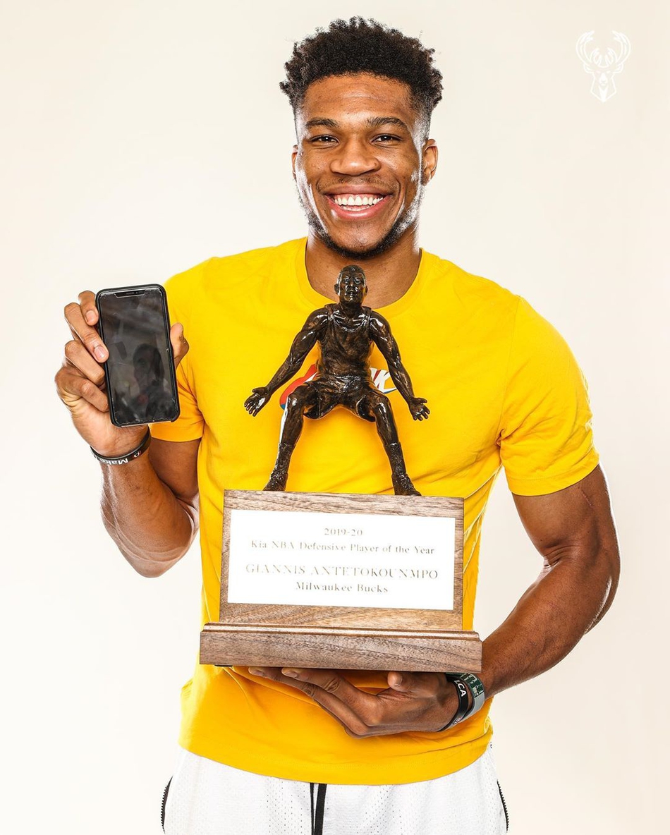 字母哥DPOY写真！兄弟齐上阵