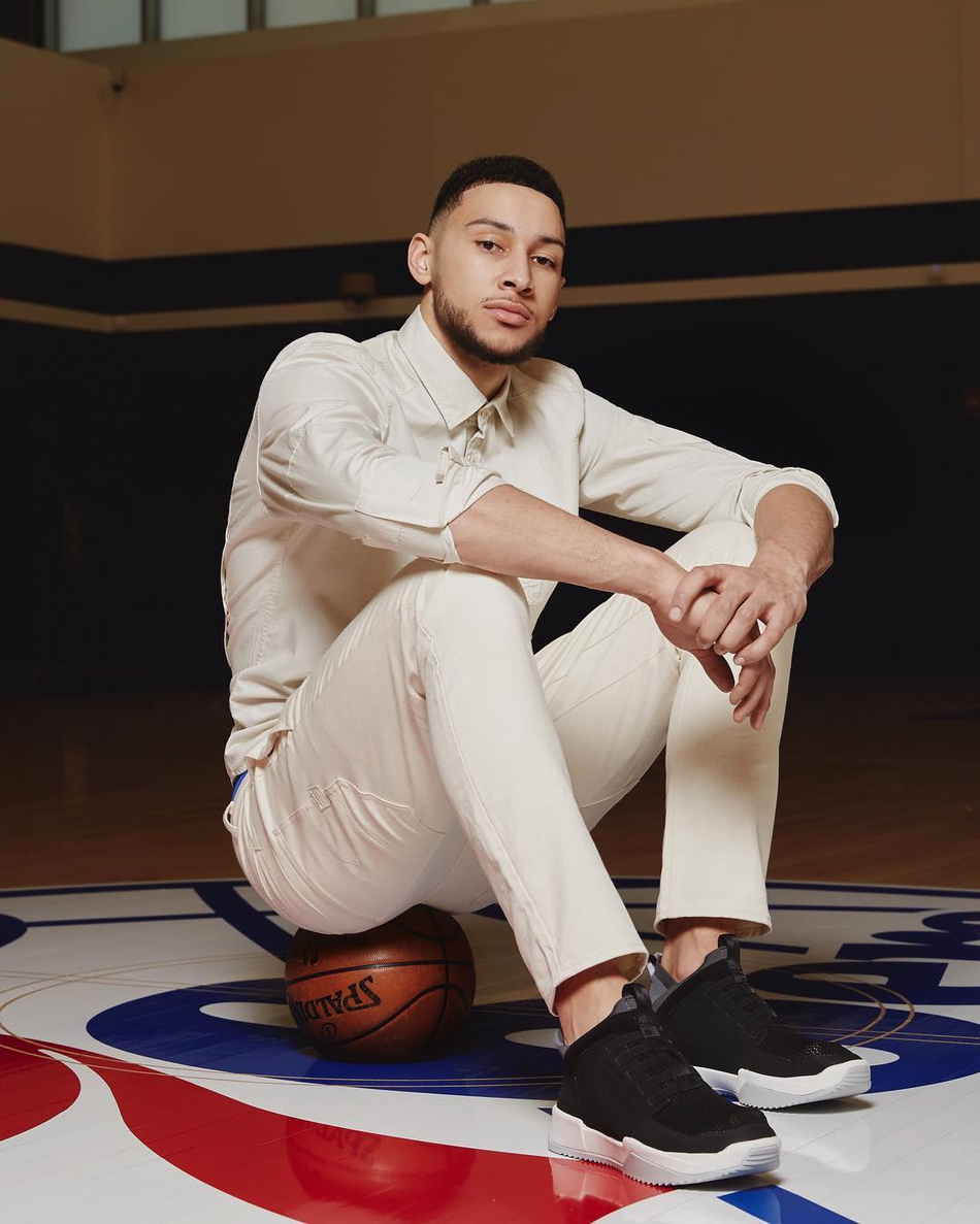 詹姆斯为杂志拍摄写真