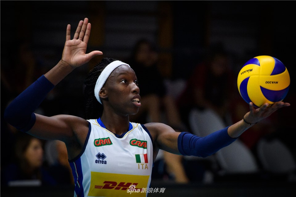 瑞士赛中国女排0-3意大利