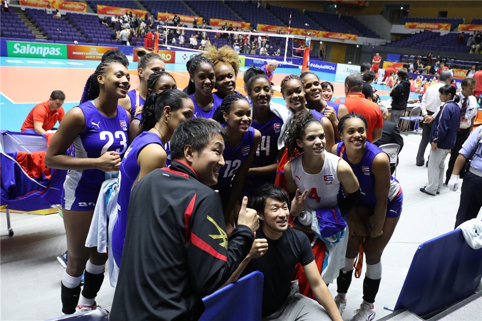 世锦赛官方大片回顾女排首秀