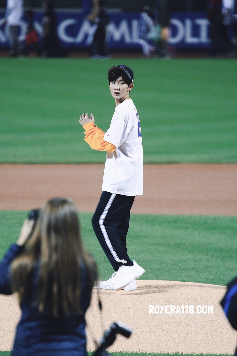 王源美职棒开球