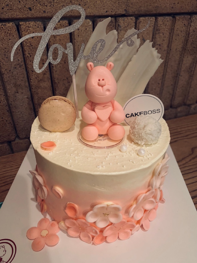 赵芸蕾生日晒和老公洪炜合影