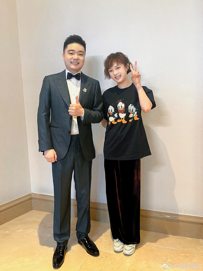 孙俪晒和丁俊晖合影追星成功