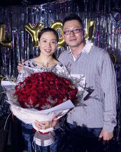 魏秋月诞下爱子