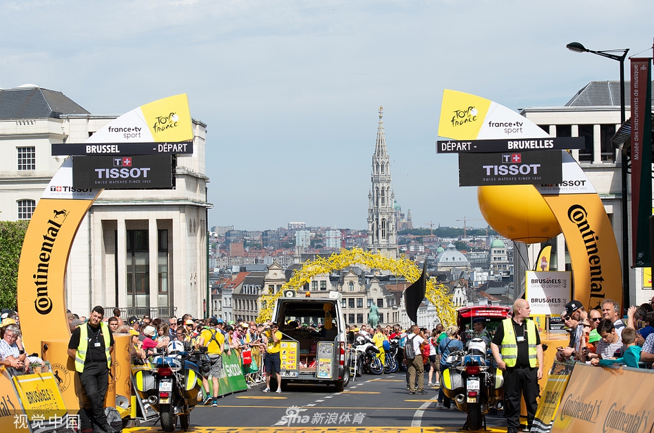 环法第1赛段迈克-特尼森夺冠