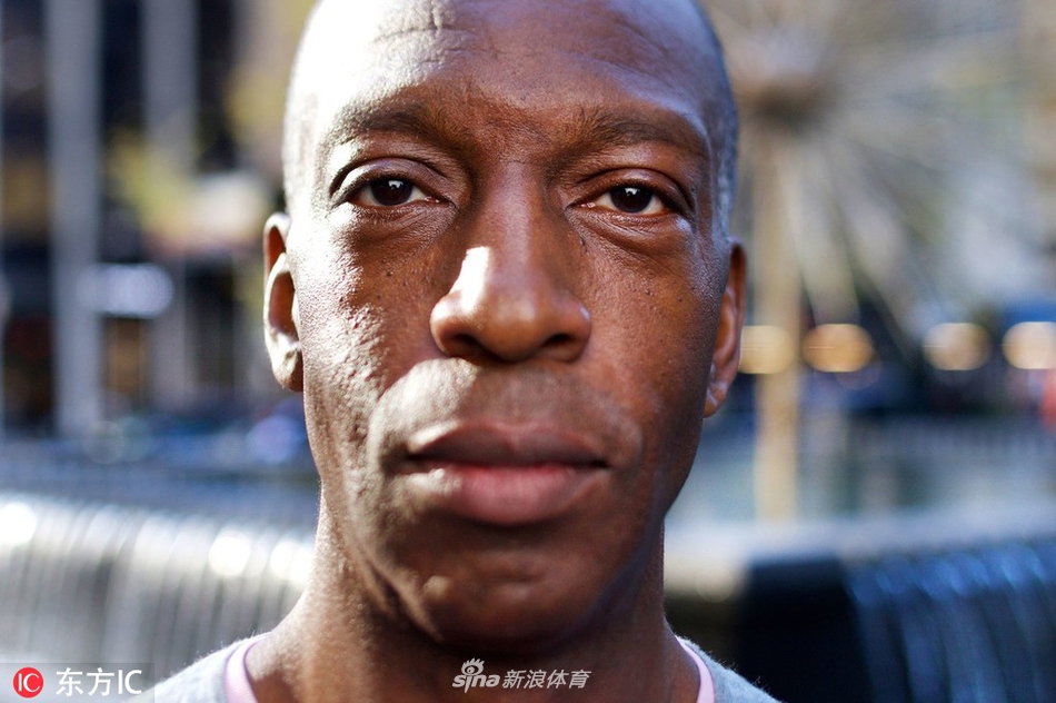 中风康复迈克尔-约翰逊拍写真